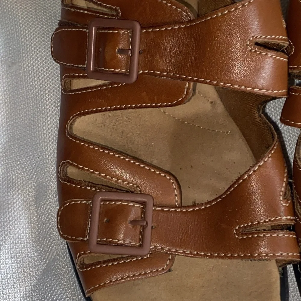 Clarks Wo size 12 Brown Leather Comfort Sandals. FAUX BUCKLE HOOK LOOP‎ STRAPS